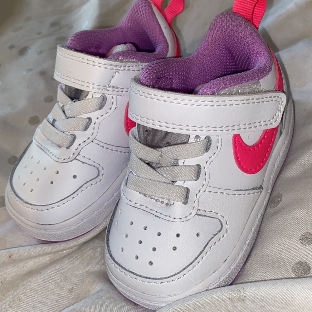 Baby nike. - Picture 2 of 2